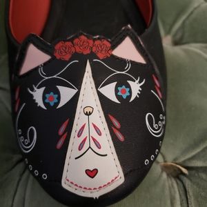 T.U.K. Day of the Dead kitty slippers sz 9